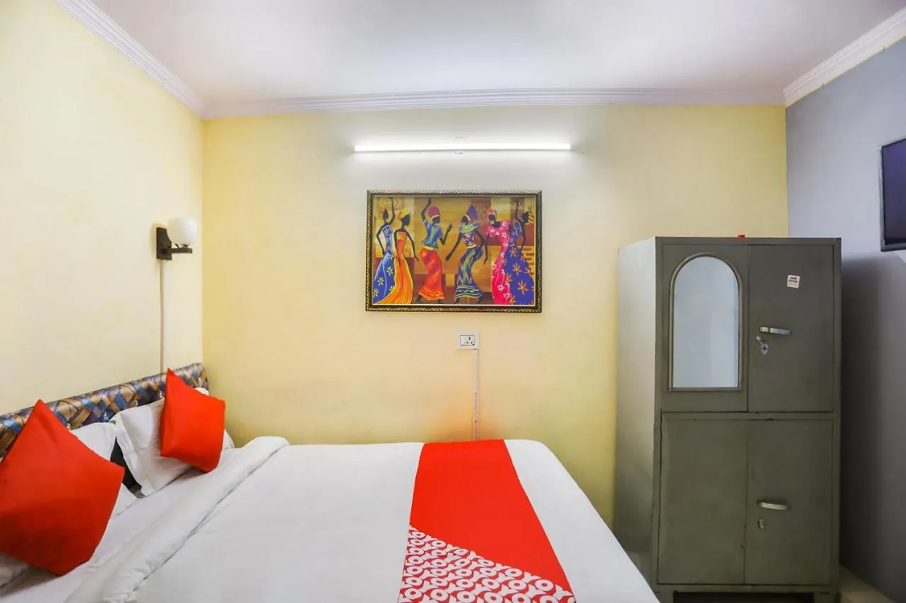 Oyo 69188 Hotel South Campus Inn New Delhi 3*,  India